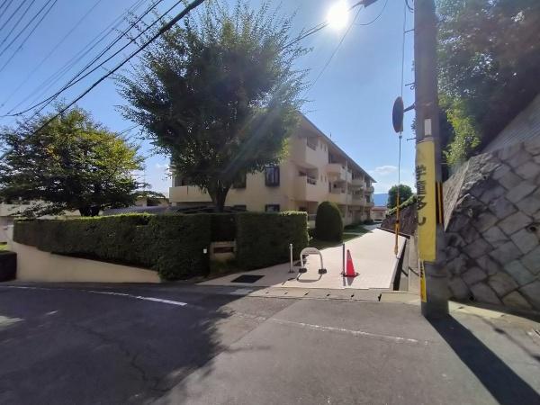 ハイラーク双ヶ丘参番館