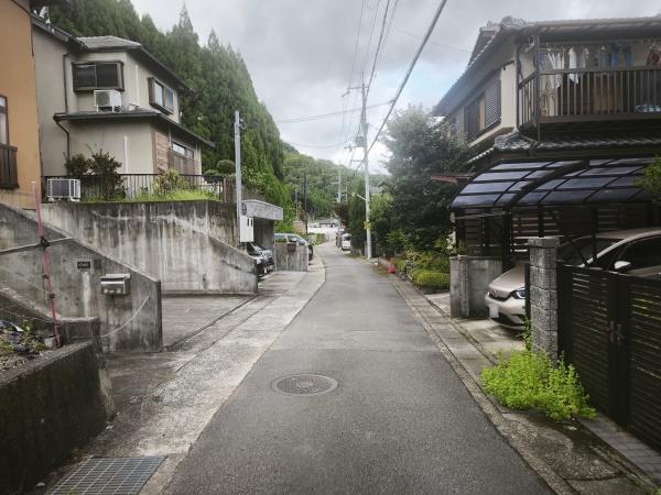 京都市北区西賀茂下庄田町の中古一戸建て(前面道路含む現地写真)