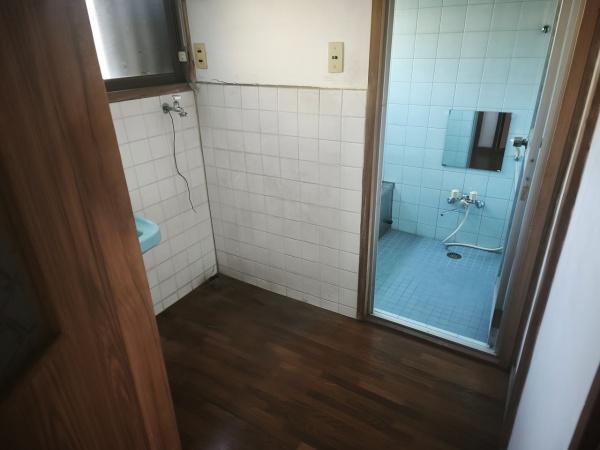 京都市左京区静市市原町の中古一戸建て(洗面台・洗面所)