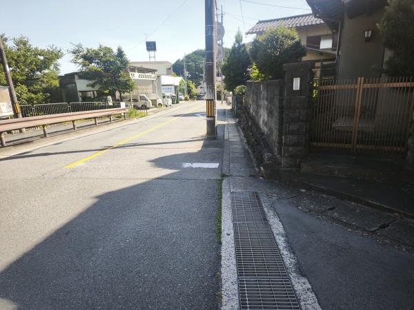 京都市左京区静市市原町の中古一戸建て(前面道路含む現地写真)