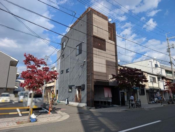 京都市左京区岡崎徳成町　ビル