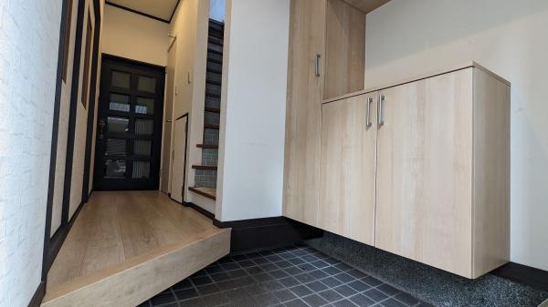 京都市左京区粟田口鳥居町の中古一戸建て(玄関)