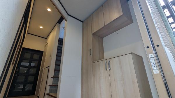 京都市左京区粟田口鳥居町の中古一戸建て(玄関)