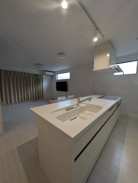 京都市右京区西京極南方町　中古戸建