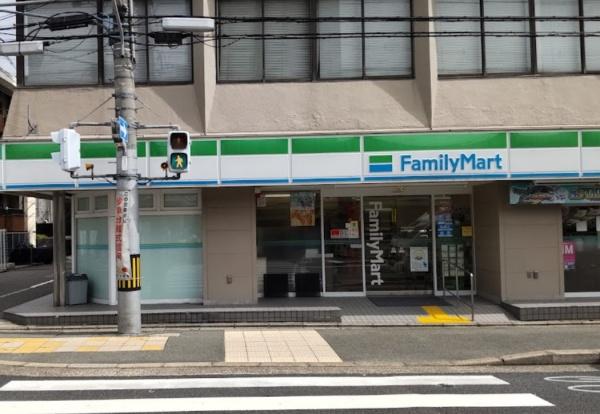 グラン・ブルー二条城北(ファミリーマート丸太町猪熊店)