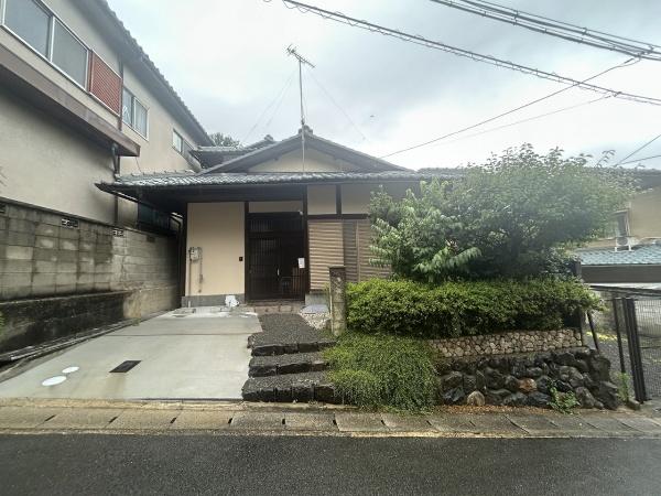 京都市山科区上花山桜谷　中古戸建