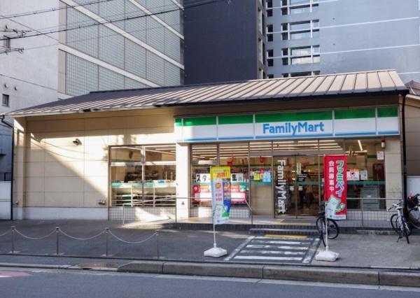 クオン四条柏屋町(ファミリーマート四条西洞院店)