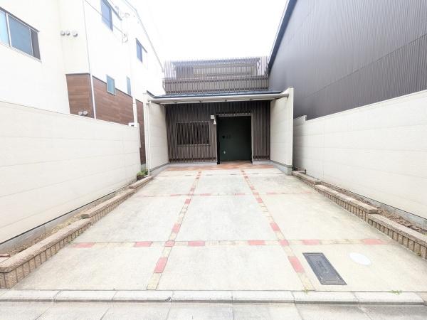 京都市中京区猪熊通蛸薬師下る下瓦町の中古一戸建て
