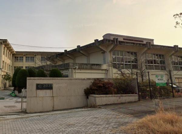 木津川市木津川台３丁目の中古一戸建て(木津川市立木津川台小学校)