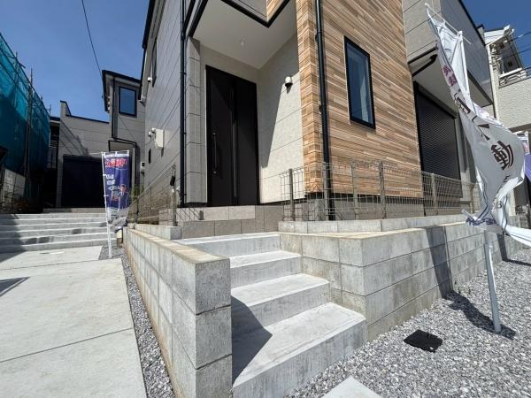 藤沢市石川２期　新築戸建全３棟　２号棟