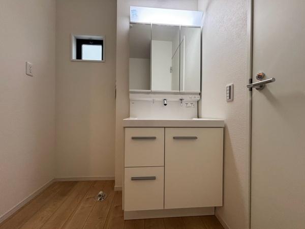 藤沢市片瀬４丁目の中古一戸建て