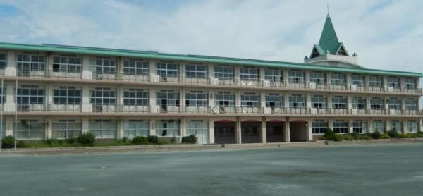 エアヒルズ藤沢　中古マンション(藤沢市立藤ケ岡中学校)