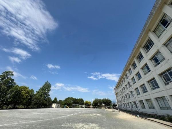 藤沢市獺郷の土地(中里小学校)