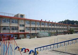 厚木市戸室４丁目の中古一戸建て(厚木市立戸室小学校)