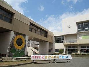 秦野市北矢名の土地(秦野市立鶴巻小学校)