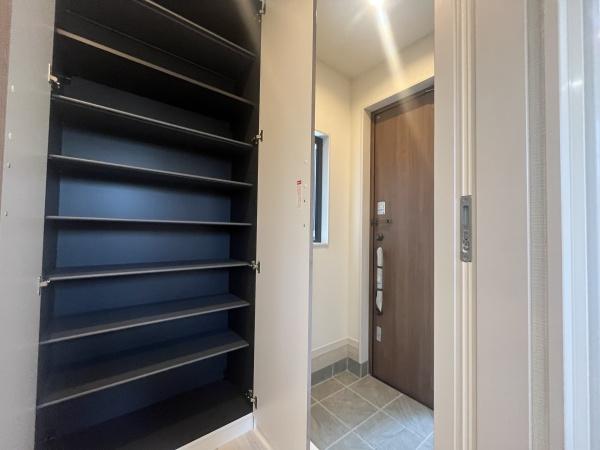 高座郡寒川町中瀬の新築一戸建(玄関)