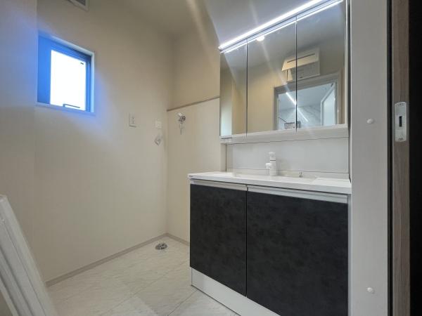 高座郡寒川町中瀬の新築一戸建(洗面台・洗面所)