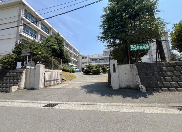 寒川町小谷２丁目　新築戸建(寒川町立旭が丘中学校)