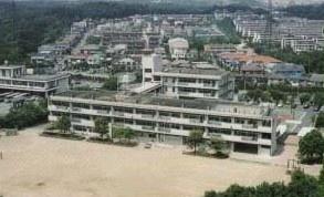 若葉台団地２－４号棟(横浜市立若葉台小学校)