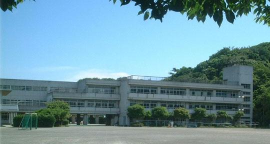 横浜市中区本牧大里町　新築戸建(横浜市立間門小学校)