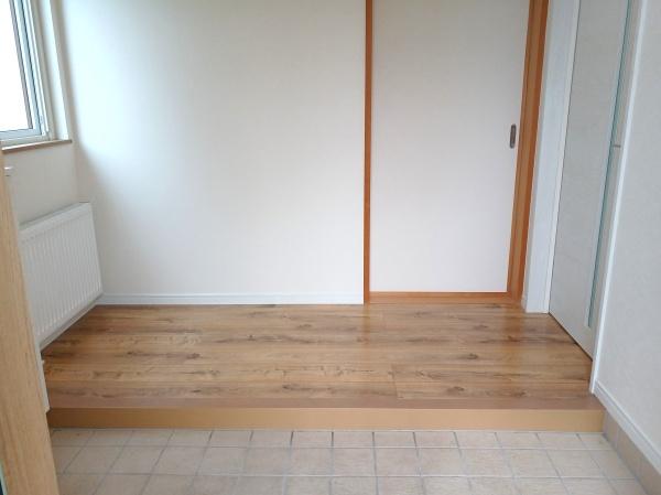神楽４条１２戸建て