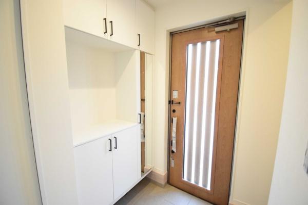 牛久市さくら台3丁目の中古一戸建て(玄関)