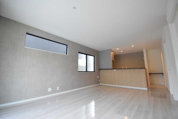 牛久市さくら台3丁目の中古一戸建て(リビング)