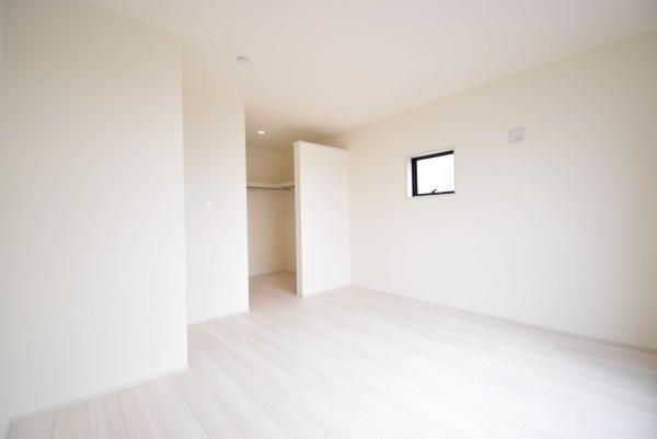 石岡市北府中１丁目の新築一戸建