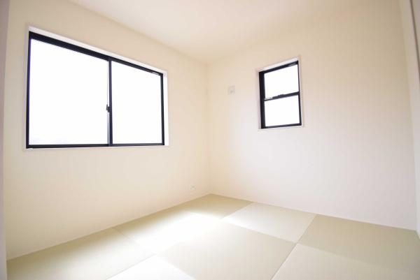 石岡市北府中１丁目の新築一戸建