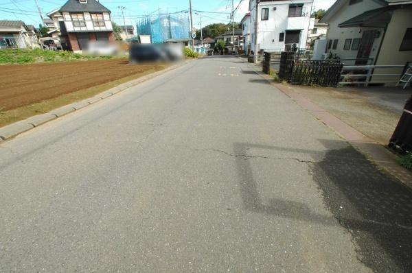 土浦市上高津新町の中古一戸建て(前面道路含む現地写真)