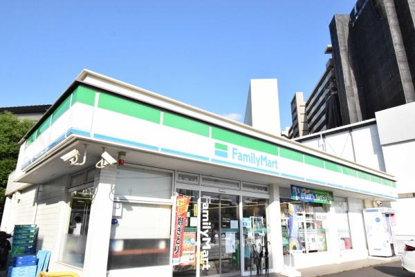 ルネつくばローレルコート(ファミリーマートつくば竹園店)
