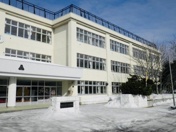 札幌市北区新琴似一条12丁目の土地(■新川西中学校)