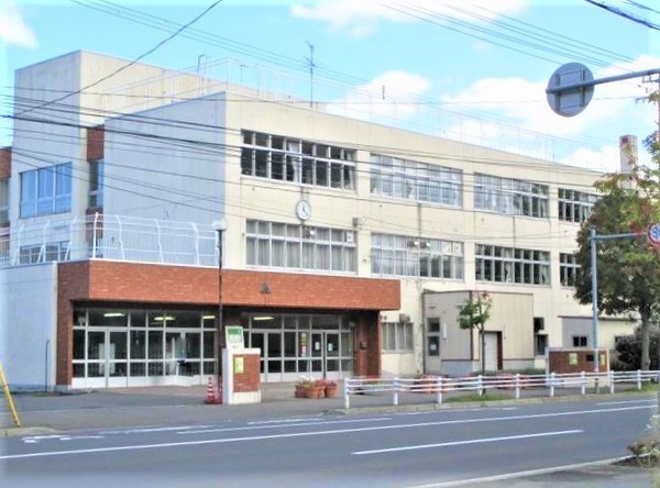 日商岩井宮の森マンション(札幌市立宮の森小学校)
