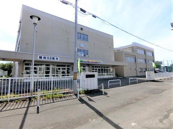 コロナード菊水(札幌市立東橋小学校)
