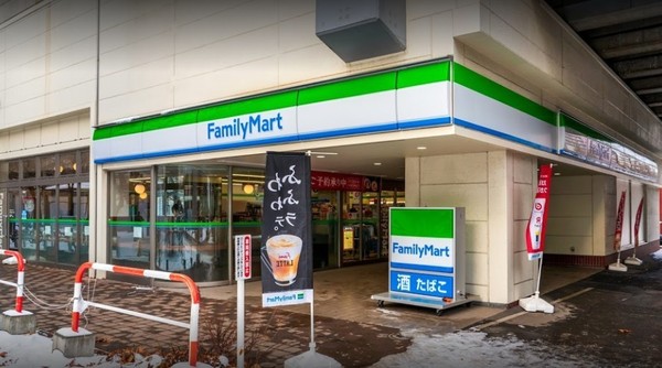 チュリス札幌第2(ファミリーマート札幌北6条西7丁目店)