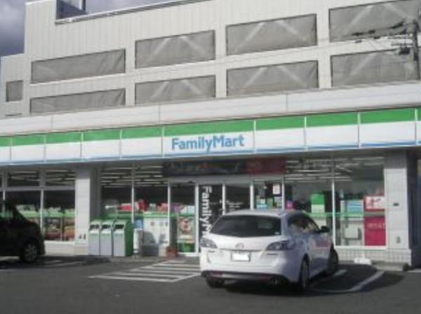 ファミール美しが丘(■ファミリーマート美しが丘店)