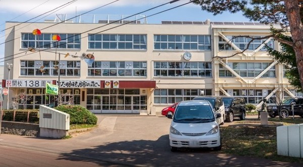 ブルーミングガーデン豊平区月寒東２条３丁目新築戸建　１号棟(札幌市立月寒小学校)