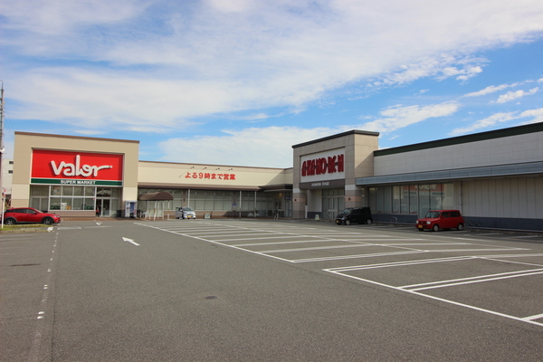 碧南市浜田町３丁目の中古一戸建て(バロー碧南店)