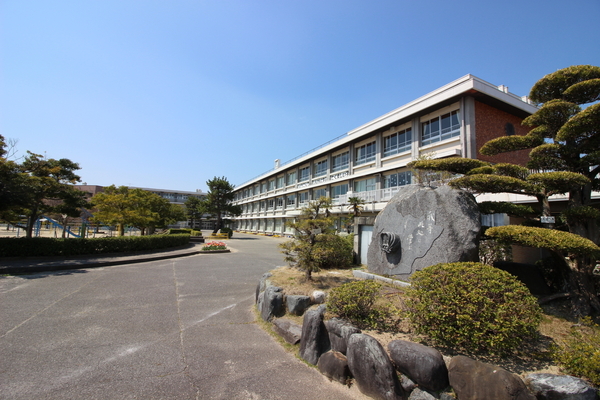 西尾市吉良町吉田上浜の土地(西尾市立吉田小学校)