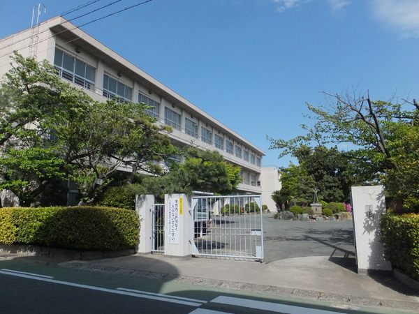 蒲郡市水竹町東千丸の中古一戸建て(蒲郡市立蒲郡南部小学校)