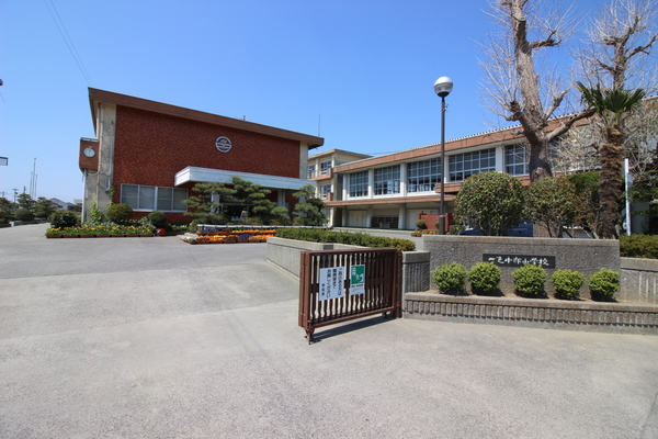 Livele　Garden.西尾市一色町下乾地第2　1号棟(西尾市立一色中部小学校)