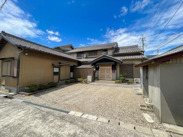西尾市一色町治明北浜の中古一戸建