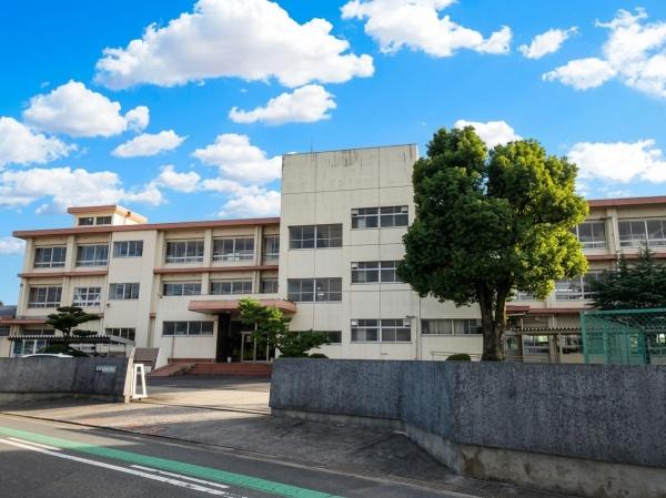 Livele　Garden.西尾第83　家武町　2号棟(西尾市立室場小学校)