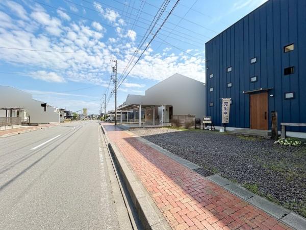 西尾市平坂吉山２丁目の中古一戸建て