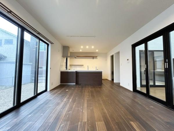 西尾市平坂吉山２丁目の中古一戸建