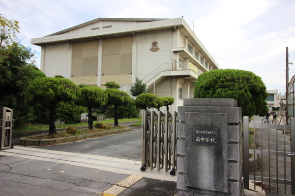 碧南市宮町６丁目の中古一戸建て(碧南市立南中学校)