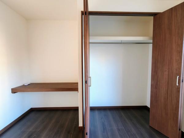 高洲二丁目住宅