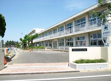 四街道市栗山の土地(四街道市立中央小学校)