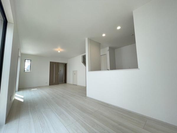 千葉市若葉区小倉台7丁目2　新築分譲住宅　全2棟
