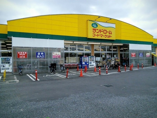 八千代市勝田台5丁目5 新築分譲住宅 全2棟(ランドロームフードマーケット勝田台店)